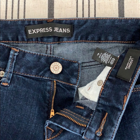 Low Rise Legging - Picture 3 of 3